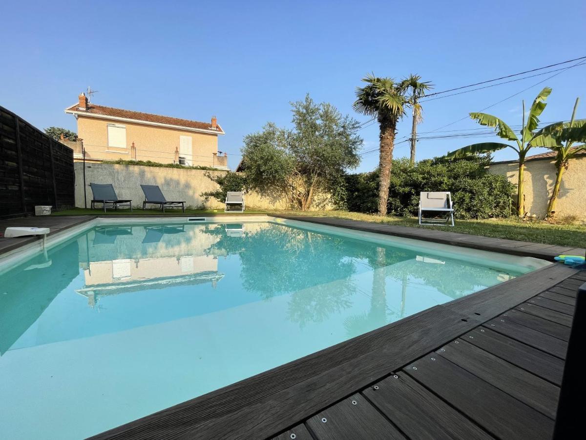 Unique! Jacuzzi Prive 35°C + Cinema Villa Entiere Meyzieu Kültér fotó